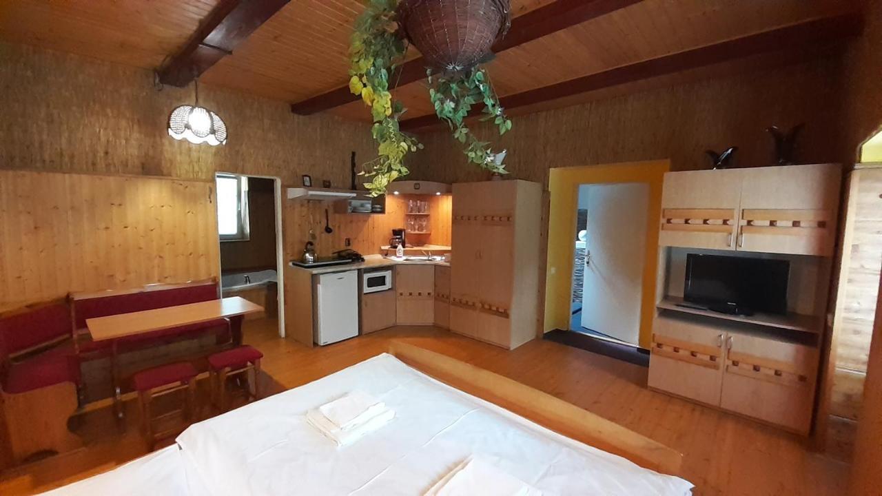 Resort Chribska Apartmany Adri المظهر الخارجي الصورة